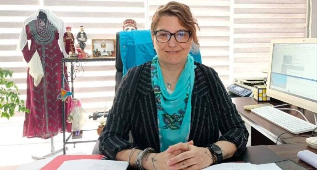 Gölcük’ün “Kıyı Hafızası” Gençlerin Ellerinde Sanata Dönüşüyor!